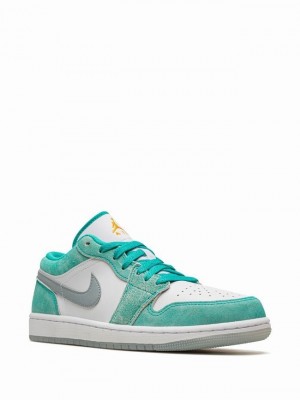 Green / White Men's Nike Low SE Air Jordan 1 | LKRITJ-945